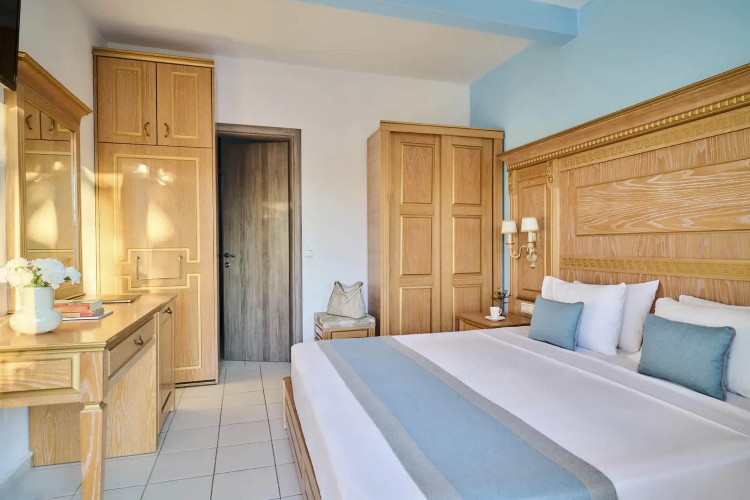 Standard Triple Room Annex Garden View (2)