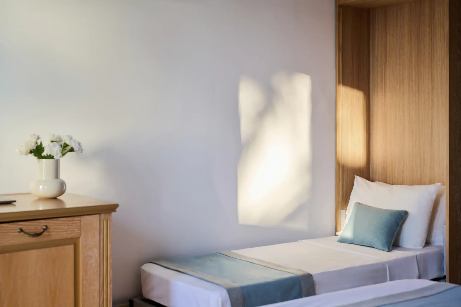 Standard Triple Room Annex Garden View (7)