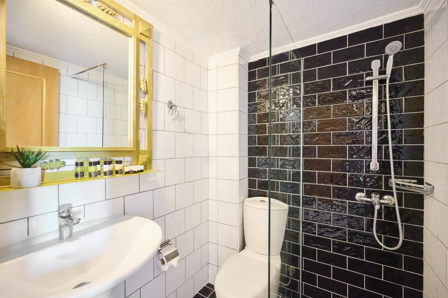 Standard Triple Room Side Sea View (5)