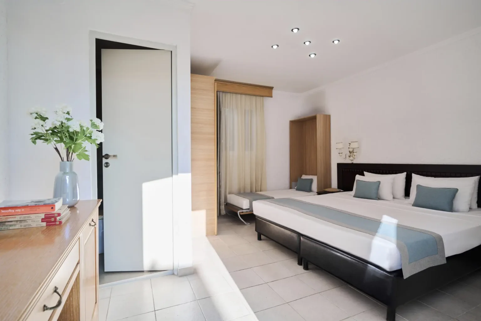 Triple Bungalow Garden View (1)